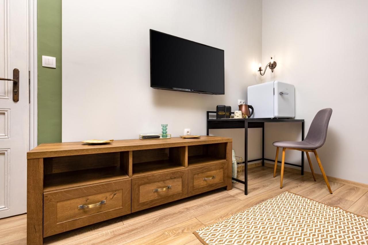 Kapana Guest House On Central Pedestrian Street With Parking Included 플로브디프 외부 사진